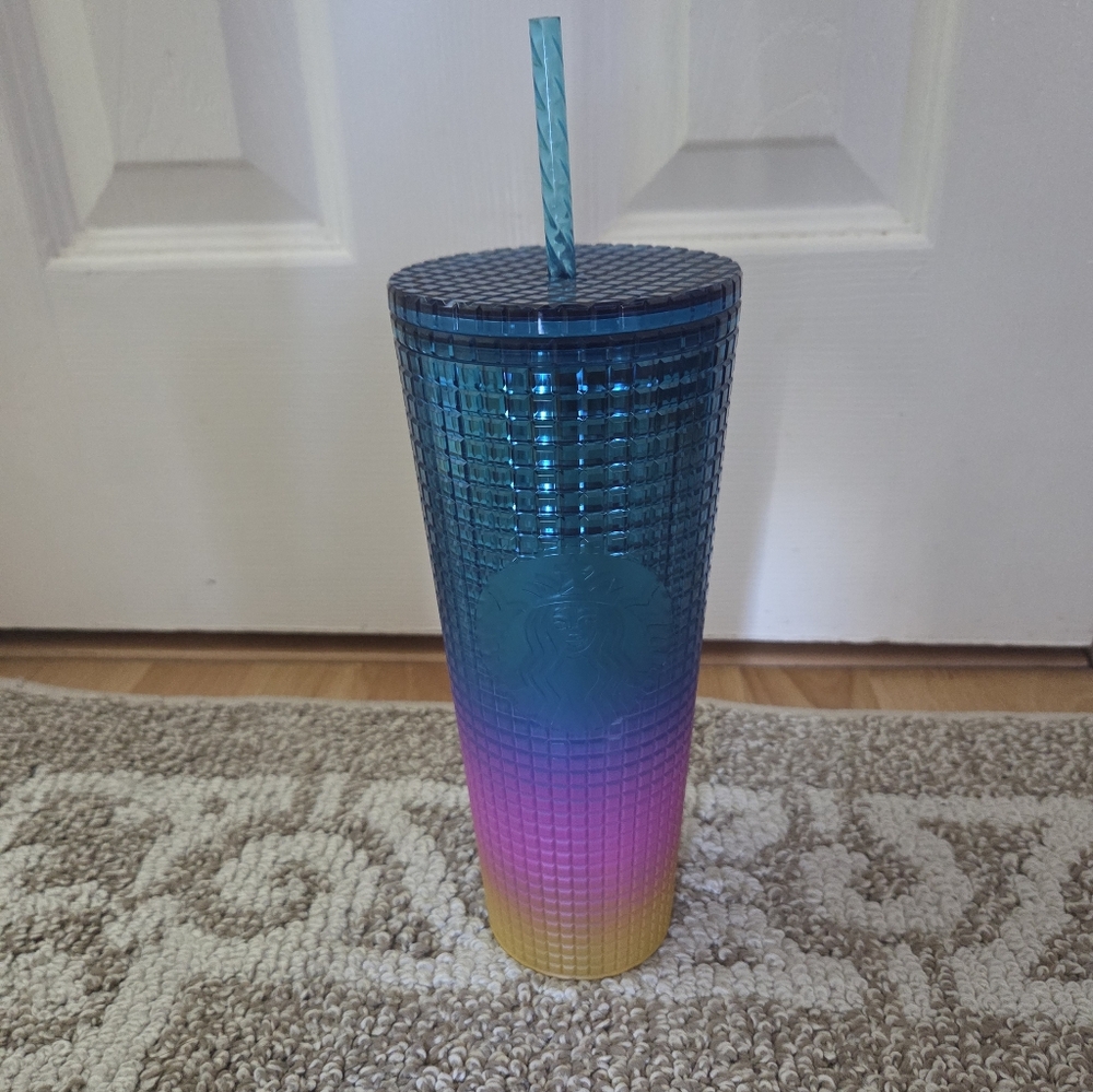 Starbucks Gradient Tumbler with Straw 24OZ Beverage Coffee Water Collectors